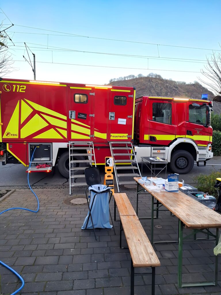 B3.01 Dachstuhlbrand mit Wohnungsbrand